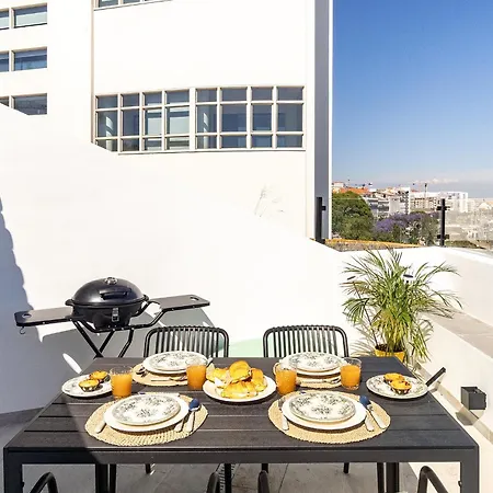 Whome Brand New Rooftop With River View *