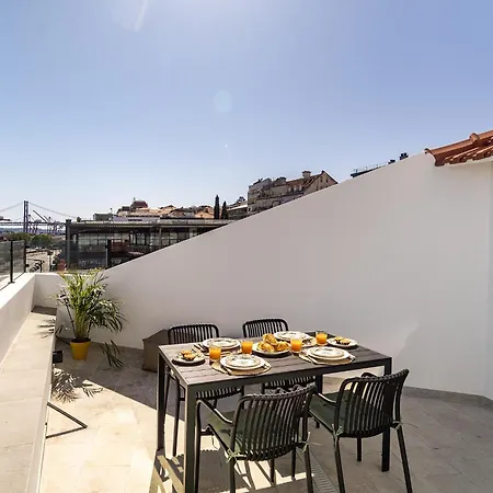 Whome Brand New Rooftop With River View דירה *